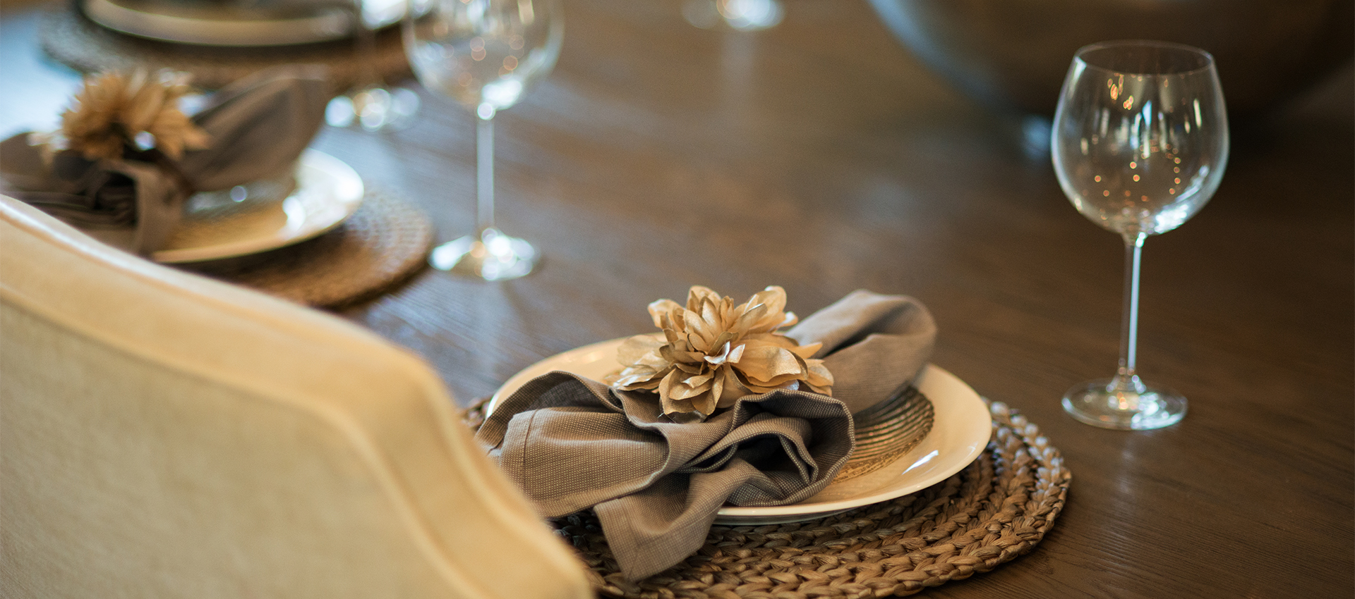 Place setting at the plan 1 dining room table at Westerly image